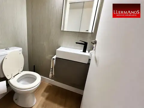 Venta Casa 4 Amb 3 dormitorios,Martinez c/ Piscina climatiza