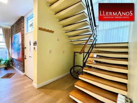 Venta Casa 4 Amb 3 dormitorios,Martinez c/ Piscina climatiza