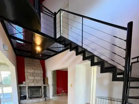 Colectora Autopista Doctor Ricardo Balbín, Hudson, Partido de Berazategui, Buenos Aires, 1885, Argentina , Piso 1