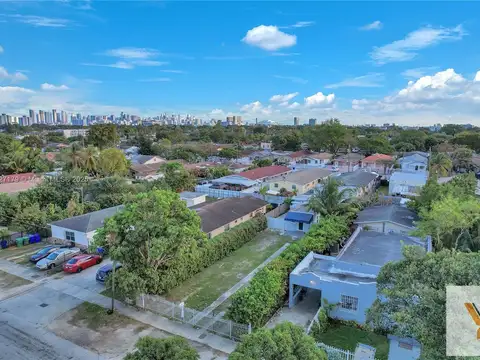 Casa en venta - 2 Dormitorios 2 Baños - Miami