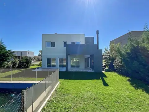 Venta | Casa familiar en Acacias, Puertos | 3 dormitorios   pileta