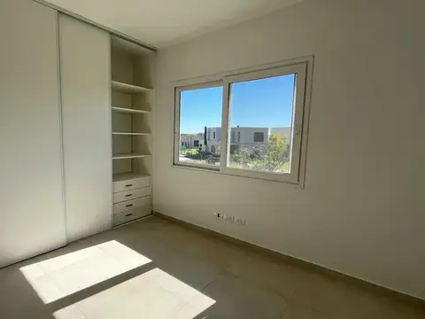 Venta | Casa en Acacias, Puertos | 3 dorm   Pileta   Galería