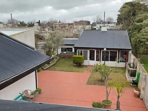 Casa 6 ambientes con 4 baños
