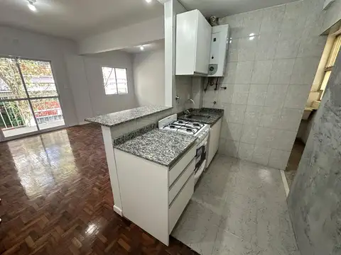Departamento venta, Floresta, 3 ambientes con balcón al frente