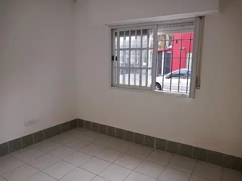 Depto Tipo Casa en Alquiler en Liniers, $ 750.000