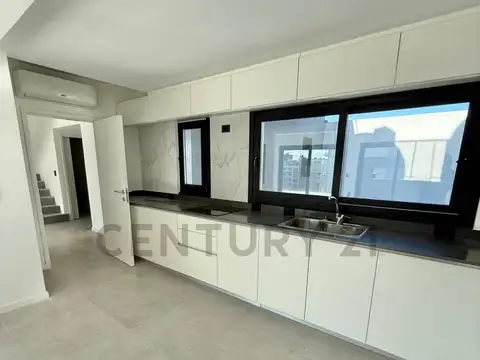 VENTA DEPTO DUPLEX PISO COMPLETO 4 AMB CON BALCON TERRAZA EN CABALLITO