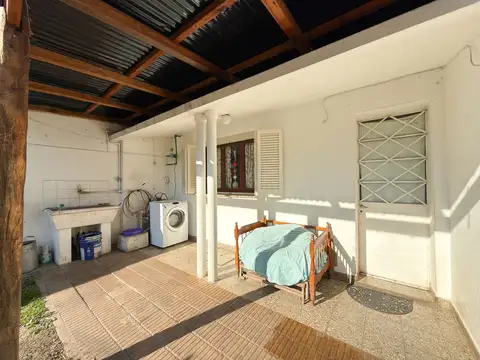 Casa 3 ambientes con 1 baño