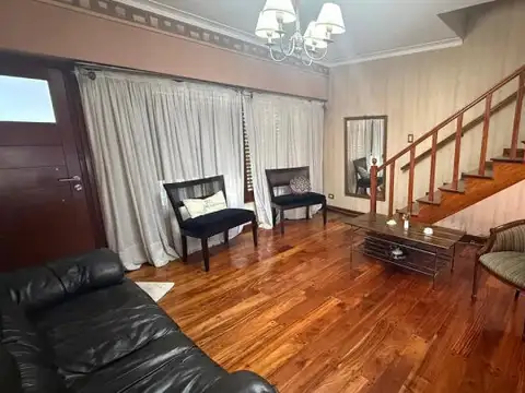 Venta Casa Lote Doble Pileta Permuta Banfield Barrio Inglés