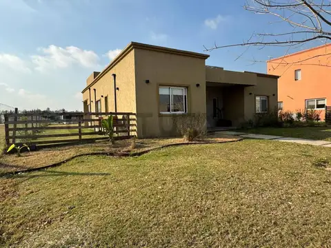 Casa en Venta en La Pista, USD 175.000