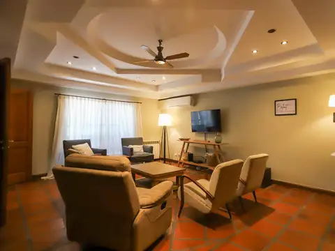 Casa 10 ambientes con 5 baños