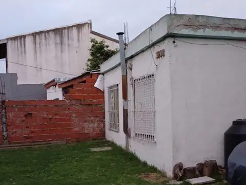Casa 3 ambientes con 2 baños