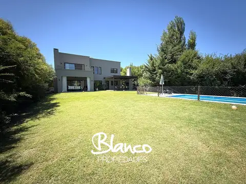 Casa  en Venta en Los Sauces, Pilar, G.B.A. Zona Norte