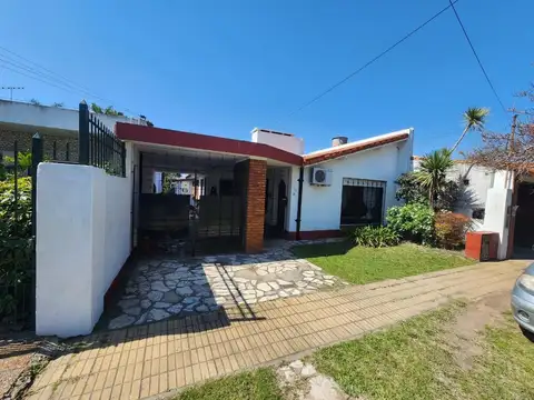 Chalet de 3 ambientes y cochera