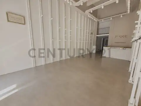 ALQUILER LOCAL COMERCIAL EN GURRUCHAGA ZONA OUTLET PB + DEPOSITO EN PLANTA SUPER