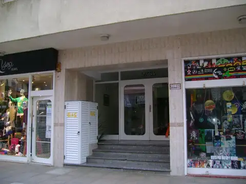 Departamento 2 ambientes con cochera en Pleno Centro