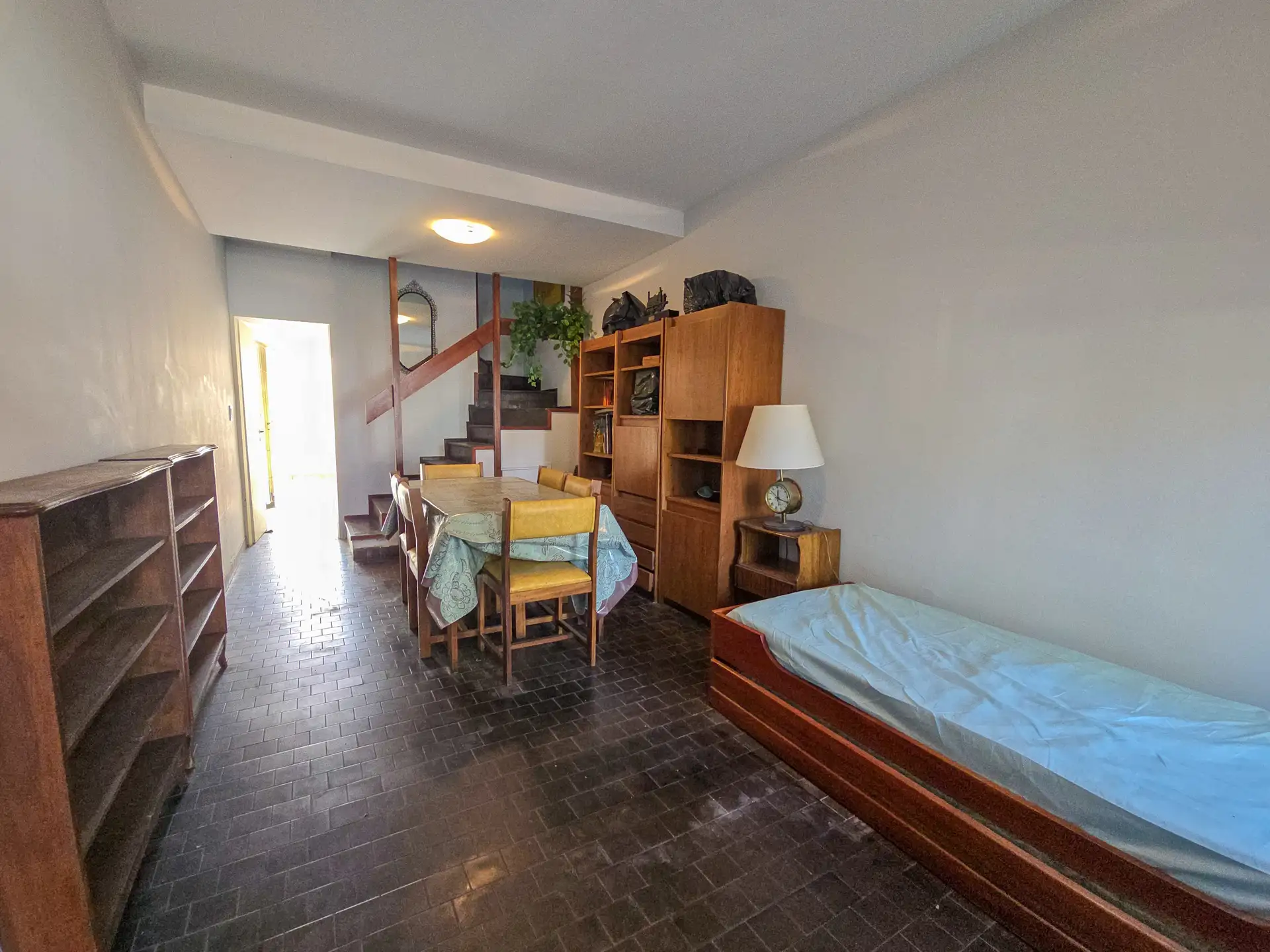Dúplex 3 dorm, 83m² con patio y entrada para vehículo - French y Funes