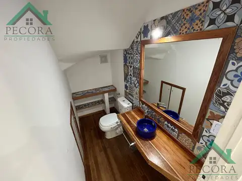 Casa 5 ambientes con 4 baños