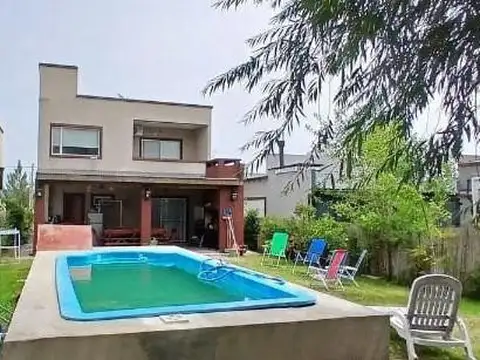 Imperdible Casa 2 plantas recién estrenada acepta financiación en Domselaar Chico VENTA