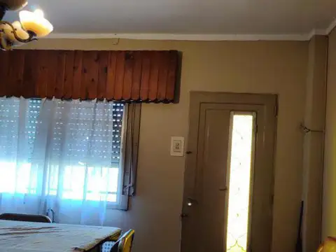 Casa + galpon en venta