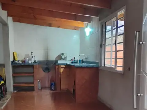 CASA EN VENTA - MARCOS PAZ