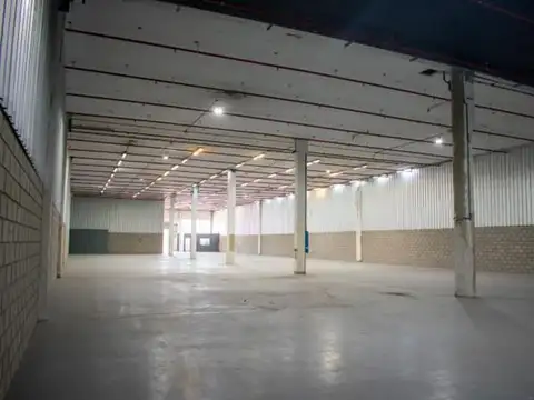 Alquiler Galpón de 1380 m2 en Villa Ballester