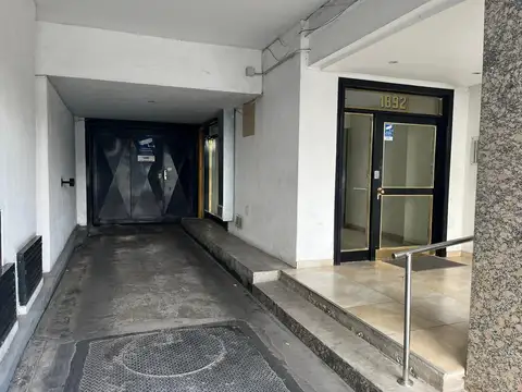 Departamento en venta en Vte. Lopez, 2 dormitorios, baño y toilette, actualizado.