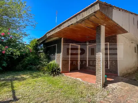 Caracas  al 2500 entre Dorrego y Yapeyu