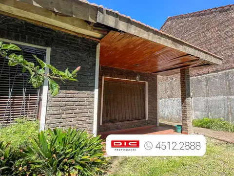 Casa 2 dormitorios Venta - Mart.-Fleming/Panam.