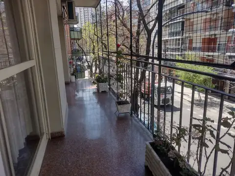 COLEGIALES: VENTA NUDA PROP 3 AMB+DEP+BALCON+COCH