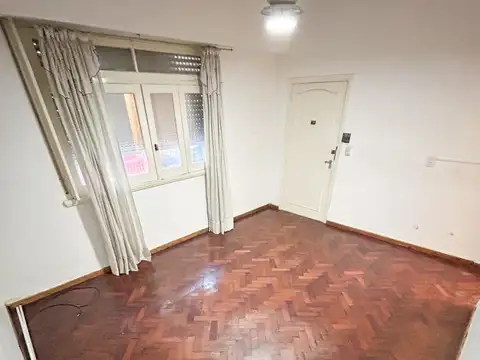 Departamento en PB AL FRENTE, de 2 ambientes bajas expensas!