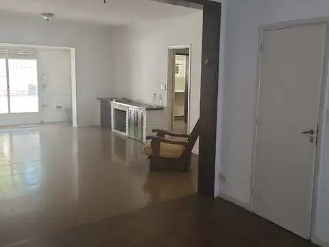 Depto Tipo Casa en Venta en Vicente Lopez Vias / Maipu, USD 220.000