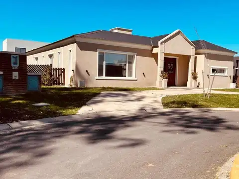 Casa en Venta - 3 Dormitorios 3 Baños - 467mts - Pilar