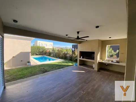 Casa en Venta - 3 Dormitorios 3 Baños - 467mts - Pilar