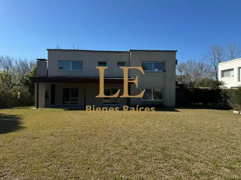 Casa en Venta con 6 cocheras