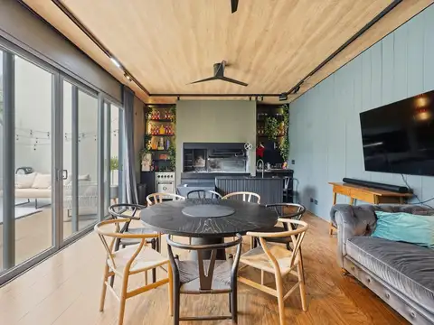 Casa 4 ambientes con 5 baños