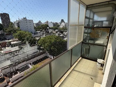 al frente con balcon