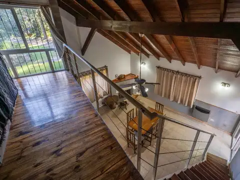 Casa 4 ambientes con 2 baños