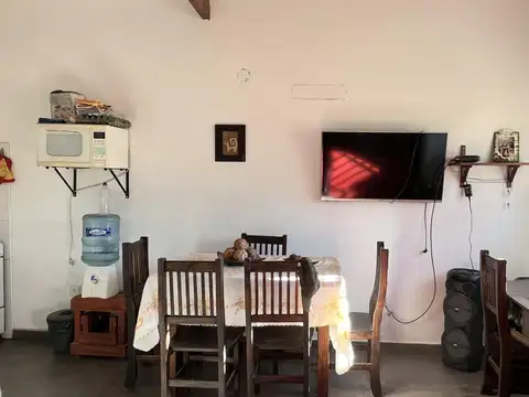 Casa 2 ambientes con 1 baño