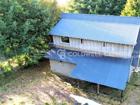 VENTA Casa 200m2 en construcción con vista al bosque y parcial al lago. Villa La Angostura.
