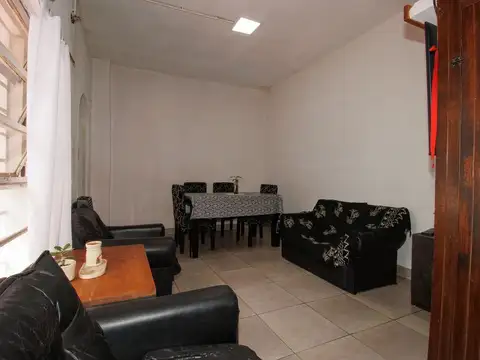 Casa 3 ambientes con 2 baños