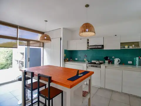 CASA EN VENTA GONNET 3 DORMITORIOS