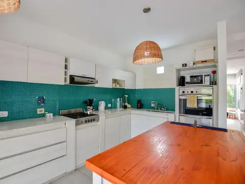 Casa 6 ambientes con 1 baño