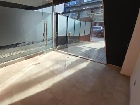 Oficina en Alquiler con 1 cochera