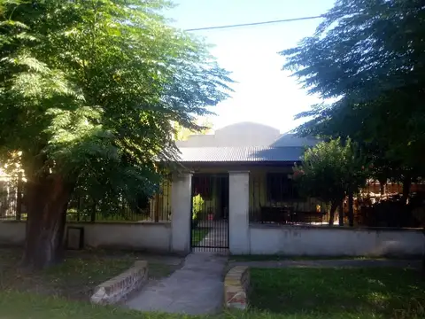 Casa - Venta - Argentina, Laguna de Lobos - 33 100