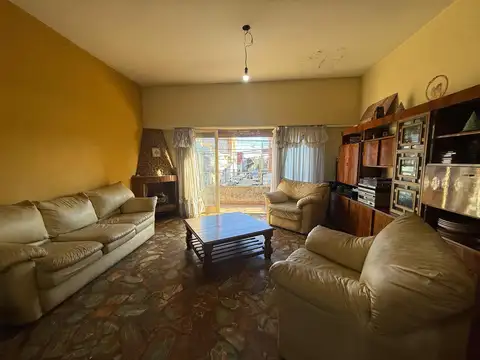 ph lomas del mirador, living, ambientes amplios, patio , oportunidad 2 baños