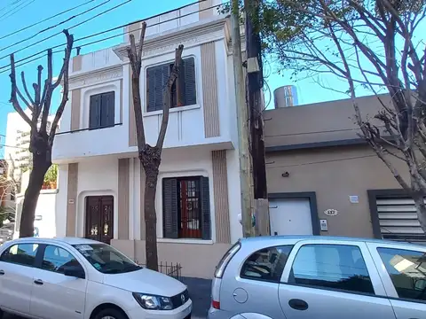 Casa en venta 6 ambientes Avellaneda