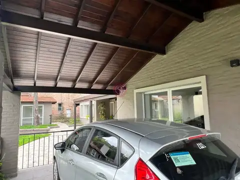 Casa 5 ambientes con 3 baños