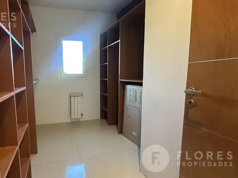 Casa en alquiler anual, 6 ambientes, 3 dormitorios, 2 baños, La Lomada de Pilar, PIlar