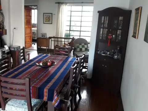 DEPARTAMENTO CENTRICO TIPO CASA CON PROYECCION