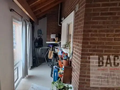 Depto Tipo Casa en Venta con 1 cocheras
